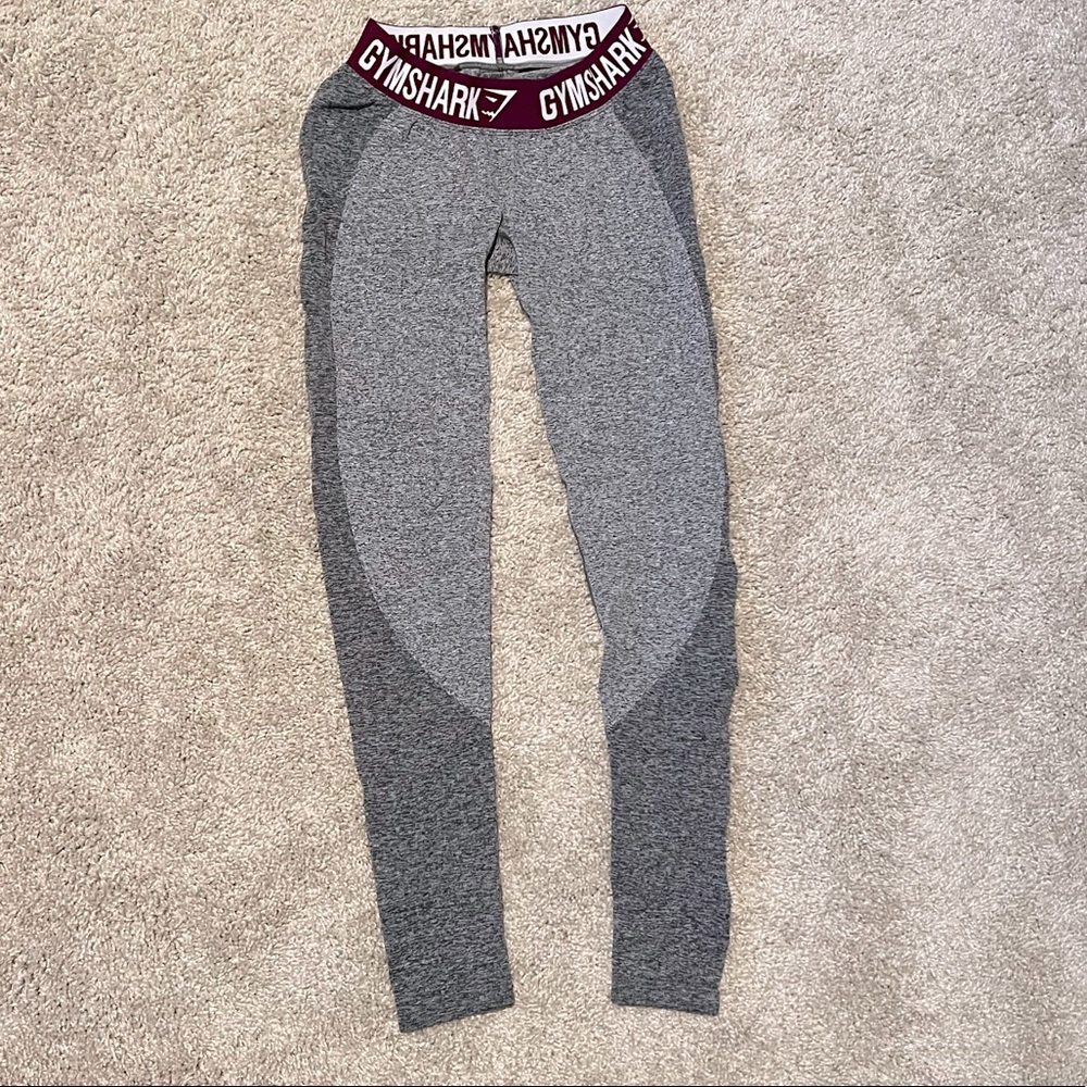 Gymshark Women’s legging grey and fuchsia - Picture 1 of 2